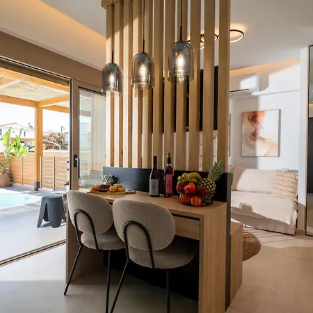 Azura Mar, Seaview Premium With Heated Mini Pool And Private Parking * Rethymnon