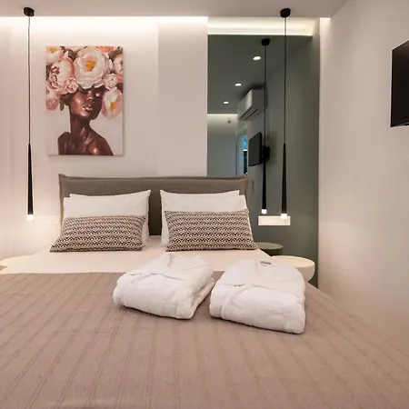 Apartament Azura Mar, Seaview Premium With Heated Mini Pool And Private Parking
