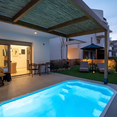 Azura Mar, Seaview Premium With Heated Mini Pool And Private Parking Apartament