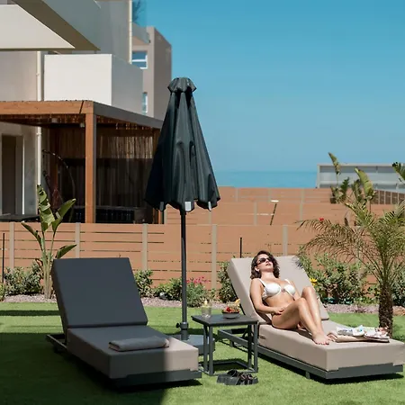 Azura Mar, Seaview Premium With Heated Mini Pool And Private Parking