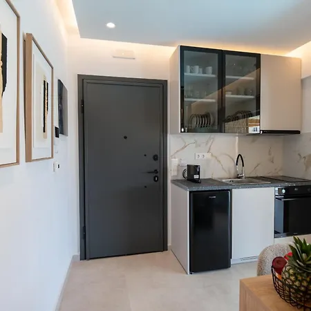Azura Mar, Seaview Premium With Heated Mini Pool And Private Parking * Rethymnon